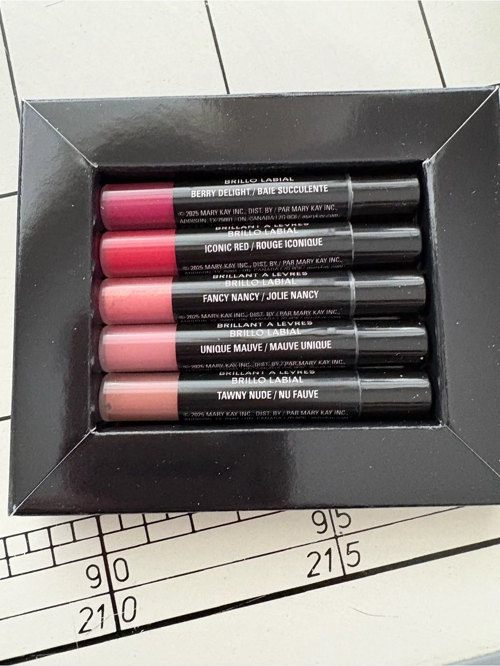 Mary Kay unlimited lip glosses sampler set of 5 asst colors all new in package